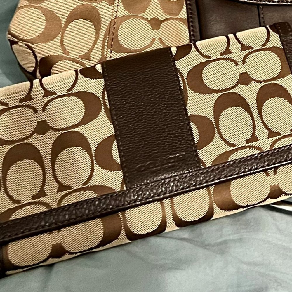 Coach Signature C Brown Trifold Wallet